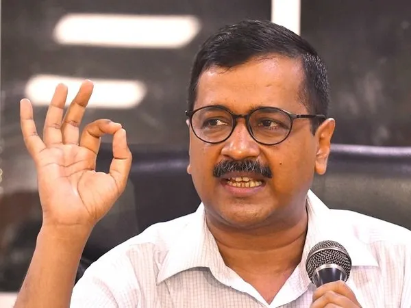 Arvind Kejriwal , Gwalior Madhya Pradesh, Government accused of "looting" people